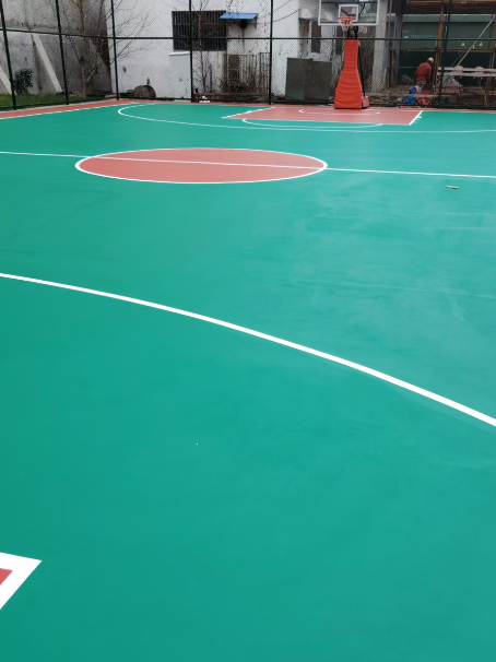 武定 球场长期使用易出现地面开裂
